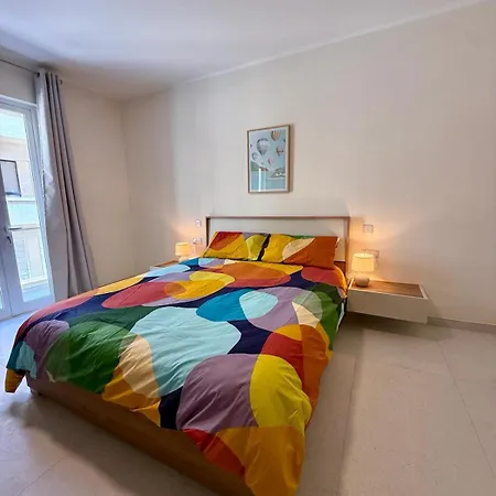 Spacious 3br& 3bathroom Near The 公寓