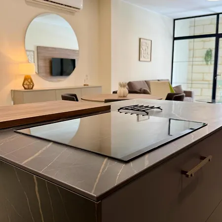 Spacious 3br& 3bathroom Near The 公寓