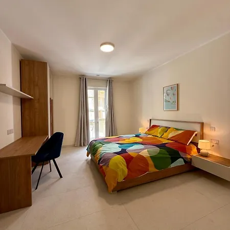 公寓 Spacious 3br& 3bathroom Near The *