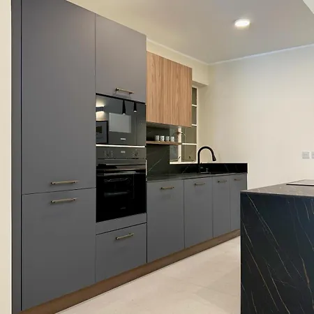 公寓 Spacious 3br& 3bathroom Near The *